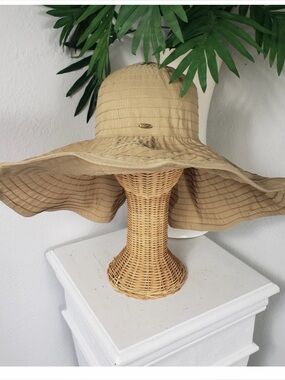 Scala BIG HUGE Tan Wired Cloth Packable Shapable 8 in. Brim 7 in. Diameter